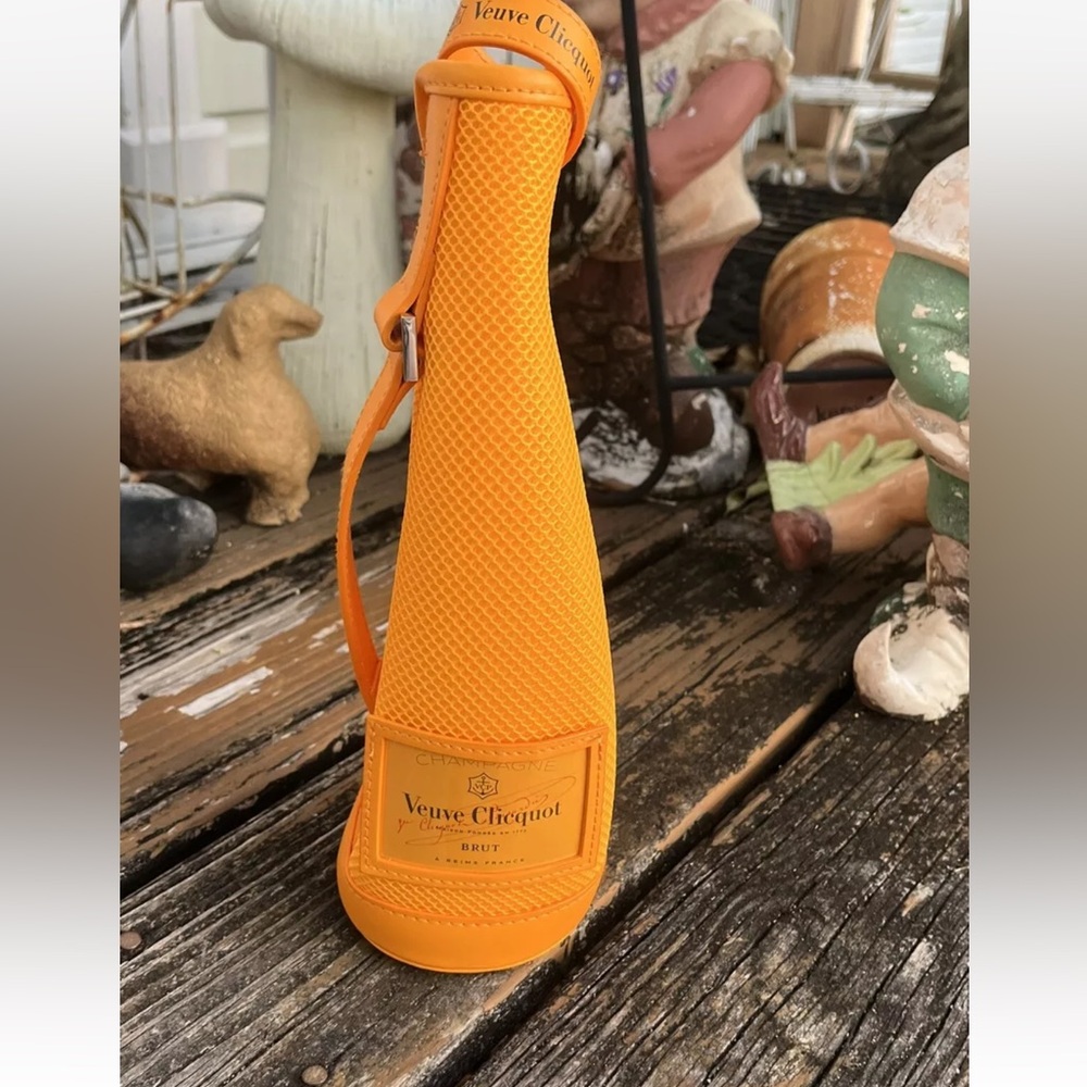 Veuve Clicquot Brut Champagne Ice Jacket Insulated Sleeve for 750ML Bottle NEW